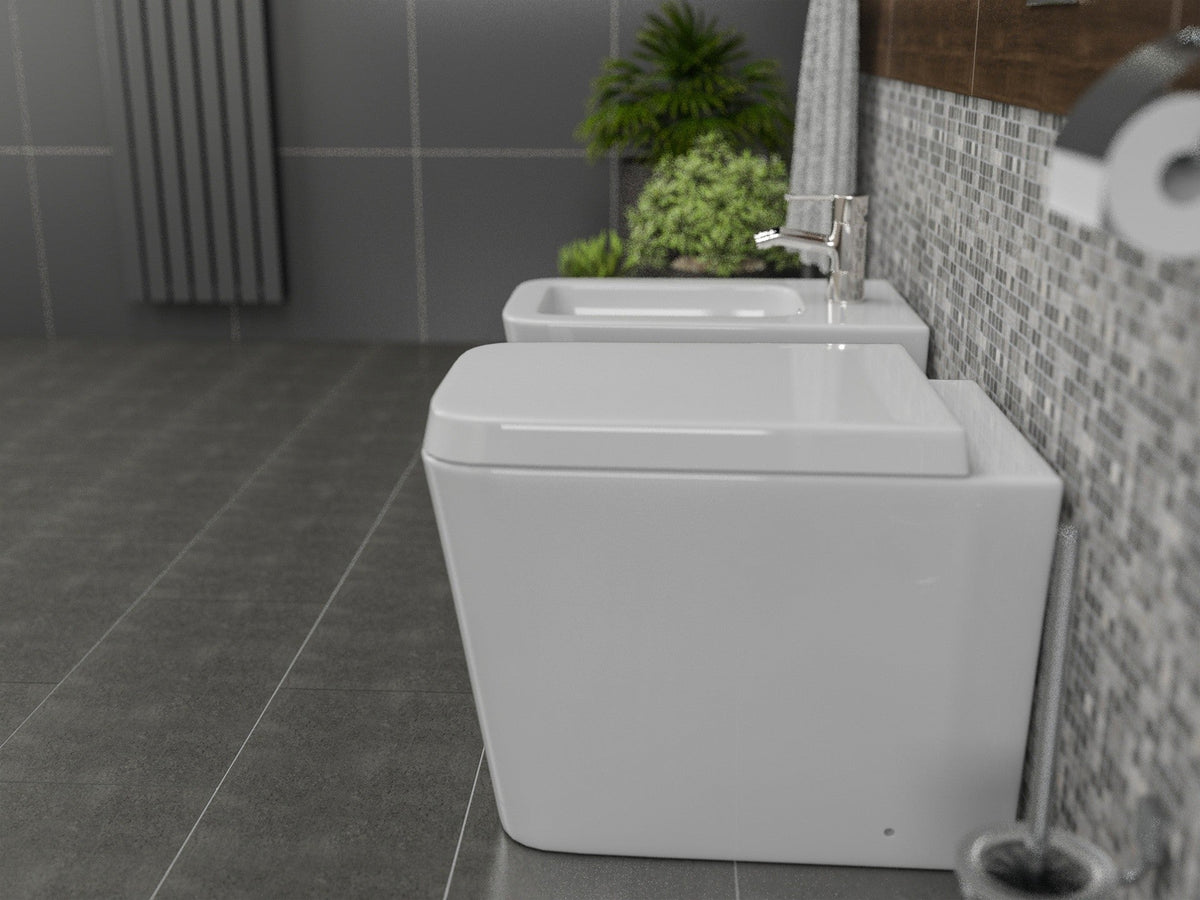 Coppia sanitari in ceramica filomuro Square WC e bidet con sedile soft close